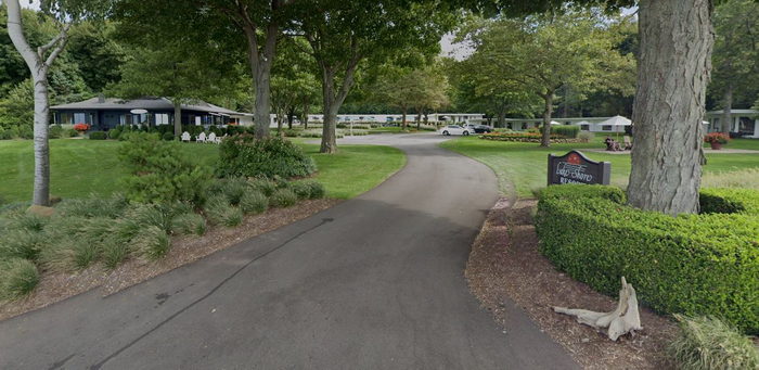 Lake Shore Resort - Web Listing (newer photo)